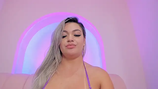 Snapshot of milaowens chatting on April 29, 2026, 5:30 pm milaowens online show from April 29, 2026, 5:30 pm
