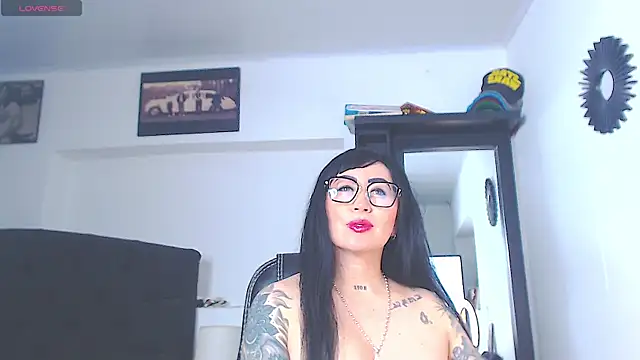 Vicky hotmilf online show from July 6, 2026, 11:07 am