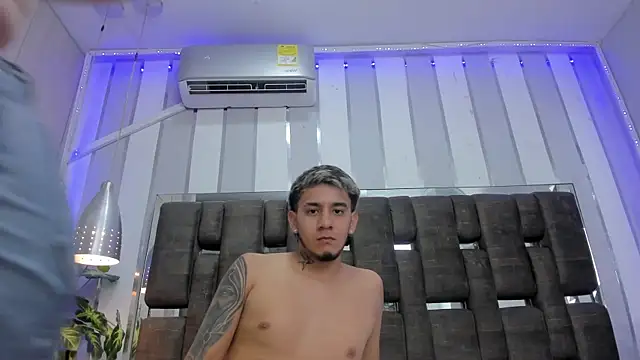 Snapshot of BriannaBBW chatting on October 8, 2025, 4:43 am BriannaBBW online show from October 8, 2025, 4:43 am