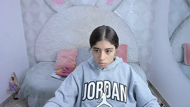 Gaby louse online show from April 3, 2026, 7:01 pm