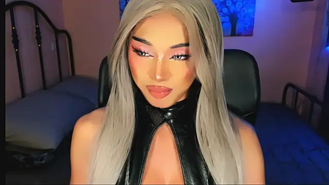 Snapshot of xUrGoddess_Bellax chatting on December 16, 2025, 11:21 pm xUrGoddess Bellax online show from December 16, 2025, 11:21 pm