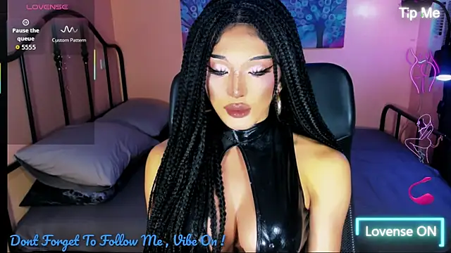 Snapshot of xUrGoddess_Bellax chatting on December 23, 2025, 2:09 am xUrGoddess Bellax online show from December 23, 2025, 2:09 am