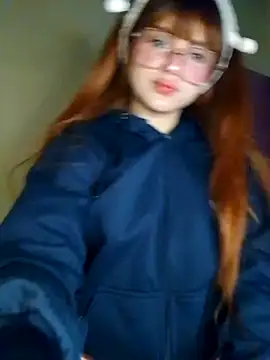 Snapshot of elizabeth05 chatting on October 15, 2025, 8:25 am elizabeth05 online show from October 15, 2025, 8:25 am