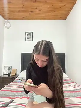 Snapshot of coupledesire18 chatting on November 14, 2025, 5:55 pm coupledesire18 online show from November 14, 2025, 5:55 pm