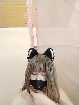 Snapshot of Helen69x chatting on April 6, 2026, 4:10 am Helen69x online show from April 6, 2026, 4:10 am