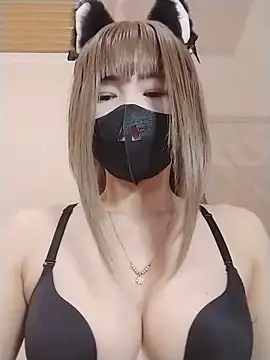 Snapshot of Helen69x chatting on April 13, 2026, 3:06 pm Helen69x online show from April 13, 2026, 3:06 pm