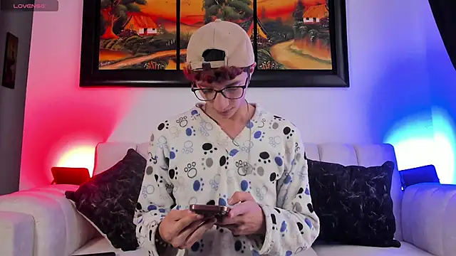 mhatias  online show from April 18, 2026, 7:29 pm