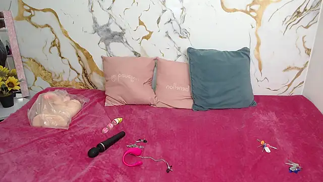 Snapshot of EmilyCoy_ chatting on February 3, 2026, 5:16 am EmilyCoy online show from February 3, 2026, 5:16 am