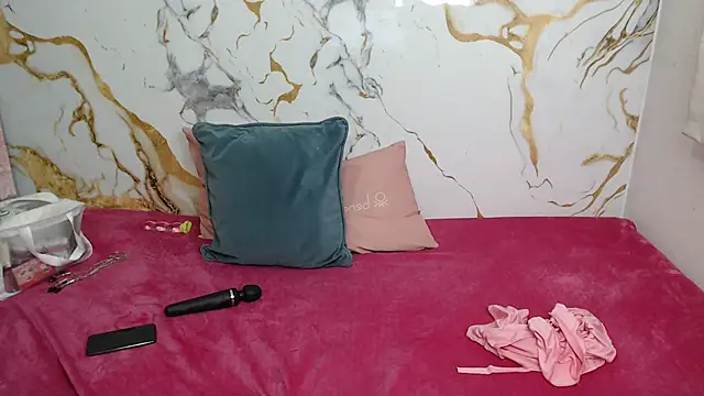 Snapshot of EmilyCoy_ chatting on February 4, 2026, 3:23 am EmilyCoy online show from February 4, 2026, 3:23 am