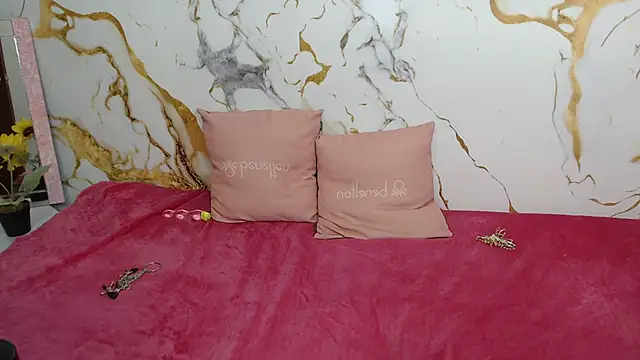 Snapshot of EmilyCoy_ chatting on February 5, 2026, 1:32 am EmilyCoy online show from February 5, 2026, 1:32 am