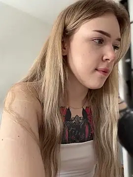 elliss  online show from September 19, 2025, 7:21 am