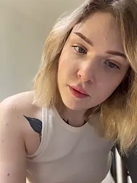 elliss  online show from October 24, 2025, 3:08 pm