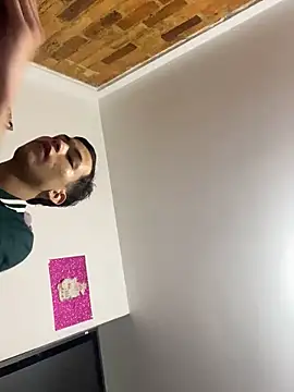 Snapshot of Thiago_blsd chatting on October 13, 2025, 3:39 am Thiago blsd online show from October 13, 2025, 3:39 am