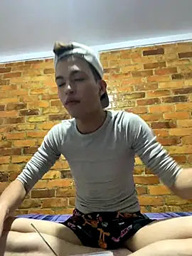 Snapshot of Thiago_blsd chatting on October 15, 2025, 4:56 am Thiago blsd online show from October 15, 2025, 4:56 am