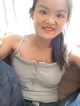 Snapshot of xinhxinhcute chatting on October 17, 2025, 11:18 pm xinhxinhcute online show from October 17, 2025, 11:18 pm