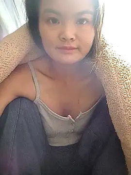 Snapshot of xinhxinhcute chatting on October 18, 2025, 11:49 pm xinhxinhcute online show from October 18, 2025, 11:49 pm