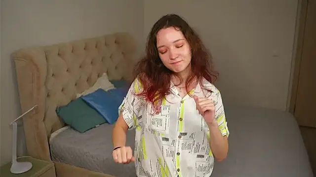 RolandaFolkes online show from September 9, 2025, 4:34 am