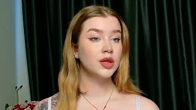 Rebecca Lace online show from October 4, 2025, 1:03 am