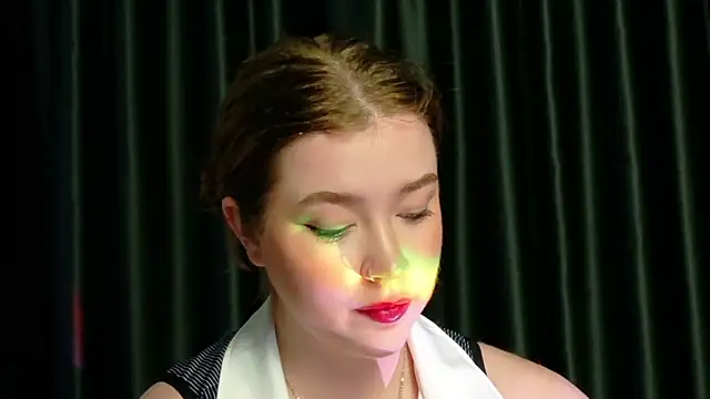 Rebecca Lace online show from October 17, 2025, 9:28 pm