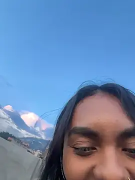 GiorgiaLuxee online show from November 9, 2025, 10:52 pm