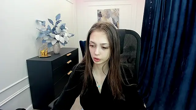 EmilyGraydis online show from November 21, 2025, 4:22 am