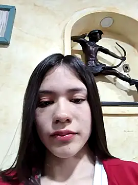 CHARLOTTE  05 online show from September 12, 2025, 12:38 pm