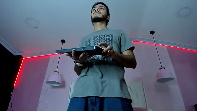 Boss Domiinator online show from March 19, 2026, 12:09 pm