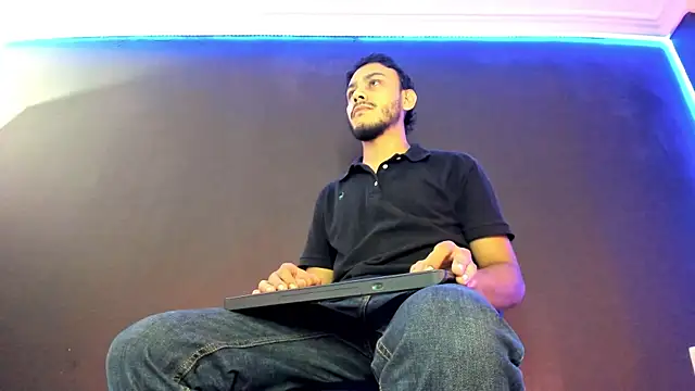 Boss Domiinator online show from April 8, 2026, 11:21 am