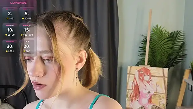 HollieCollelo online show from December 14, 2025, 3:56 am