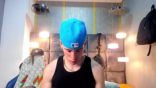 HunterHeat  online show from March 16, 2026, 12:09 pm