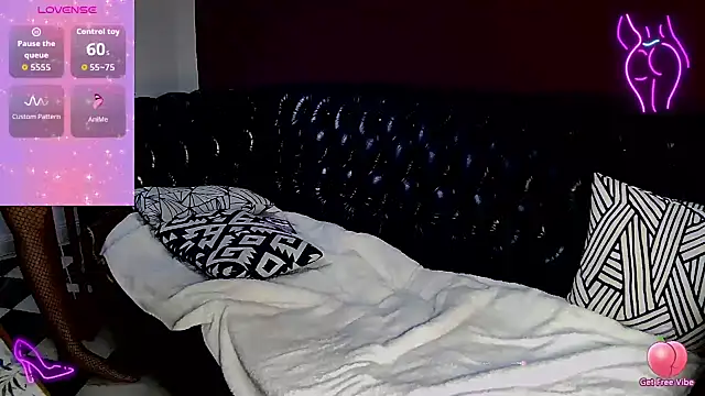 marynka21 online show from February 14, 2026, 11:23 pm