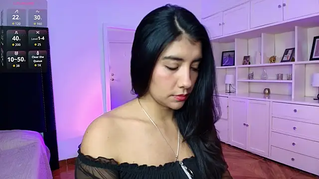 nina moen online show from October 7, 2025, 9:34 pm