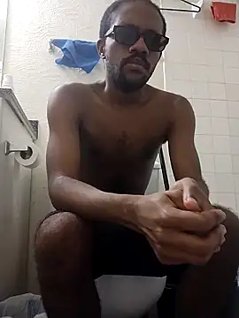 Snapshot of moneybaggtj chatting on September 15, 2025, 4:29 pm moneybaggtj online show from September 15, 2025, 4:29 pm