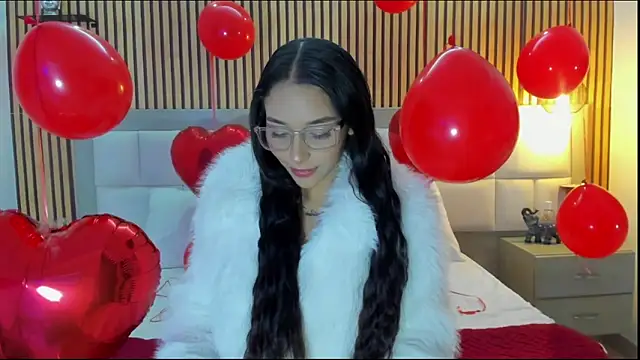 Roseaurora online show from February 14, 2026, 11:51 am