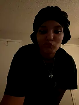 Prettygirl6070 online show from September 16, 2025, 5:52 am