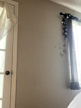 Prettygirl6070 online show from October 13, 2025, 4:29 pm