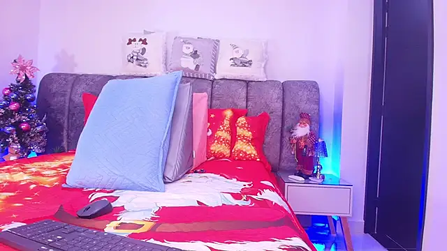 sweegirl69 online show from December 19, 2025, 12:01 pm