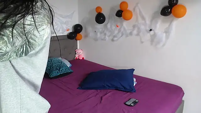 Celestte Dior online show from October 8, 2025, 7:33 pm