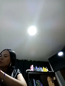 MiaForever1 online show from April 16, 2026, 4:02 am