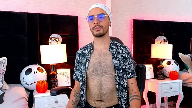 HairyDiamond  online show from October 16, 2025, 4:13 am