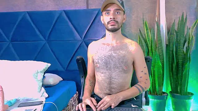 HairyDiamond  online show from October 25, 2025, 5:04 am