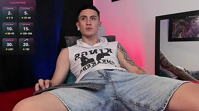 Snapshot of Sebas_maverick chatting on May 6, 2026, 11:54 pm Sebas maverick online show from May 6, 2026, 11:54 pm