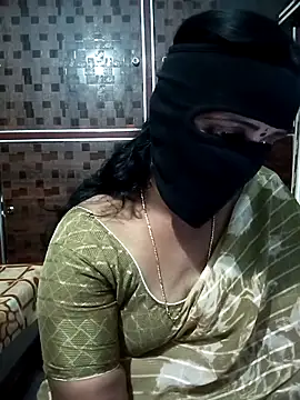 Snapshot of Mee_harini-telugupilla chatting on May 4, 2026, 9:05 am Mee harini-telugupilla online show from May 4, 2026, 9:05 am