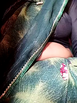 Snapshot of cutrashmi_hot47 chatting on December 16, 2025, 7:13 am cutrashmi hot47 online show from December 16, 2025, 7:13 am