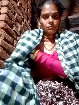 Snapshot of H_seema chatting on October 5, 2025, 9:24 pm H seema online show from October 5, 2025, 9:24 pm