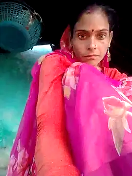 Snapshot of H_seema chatting on October 12, 2025, 12:53 am H seema online show from October 12, 2025, 12:53 am