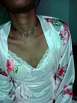 BunnyBloom25 online show from September 23, 2025, 5:27 pm