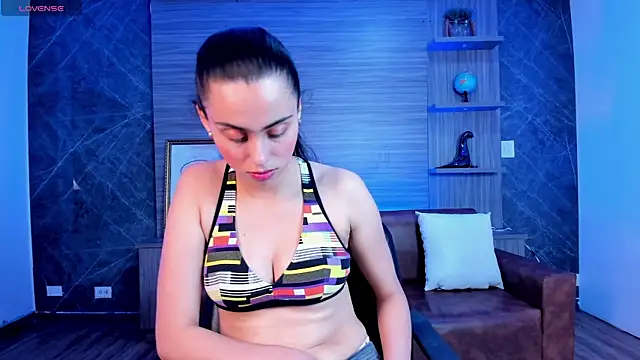 sofiapalacioss online show from September 18, 2025, 7:38 pm