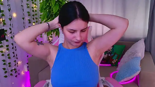 Snapshot of Angel_Braun chatting on September 19, 2025, 10:05 am Angel Braun online show from September 19, 2025, 10:05 am