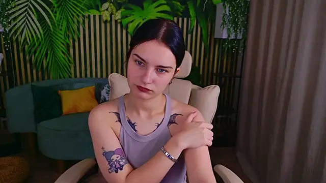 Snapshot of Angel_Braun chatting on September 30, 2025, 10:09 am Angel Braun online show from September 30, 2025, 10:09 am